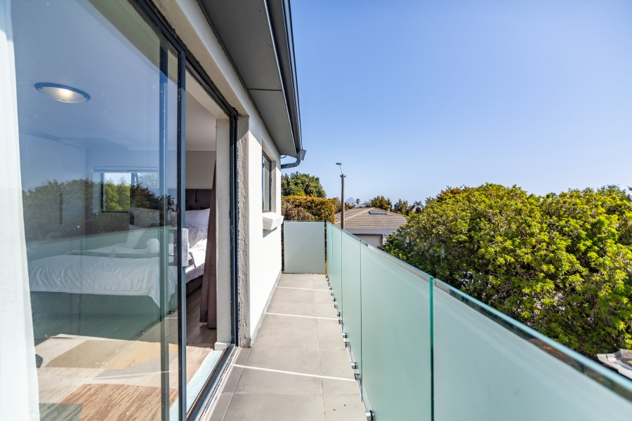 8 Bedroom Property for Sale in Milnerton Ridge Western Cape